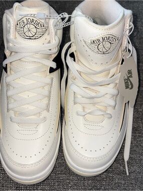 New Jordan Men's White and Black High-Top Athletic Sneakers Size:7.5
